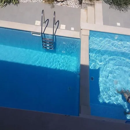 Apartman Mlad - With Pool Rogac