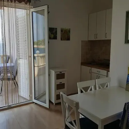 Mlad - With Pool Apartman *