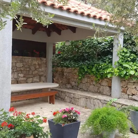 Mlad - With Pool Apartman